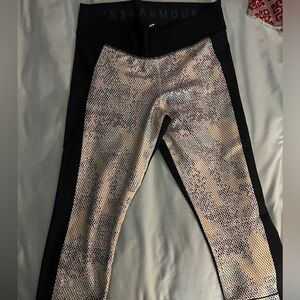 Under Armour women’s work out pants (L)